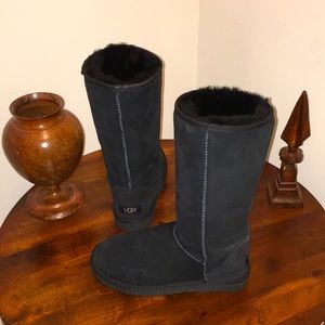 UGG Australia Women’s Classic Tall Boot Size 6